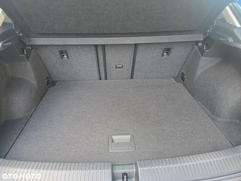 Volkswagen T-Roc - 29