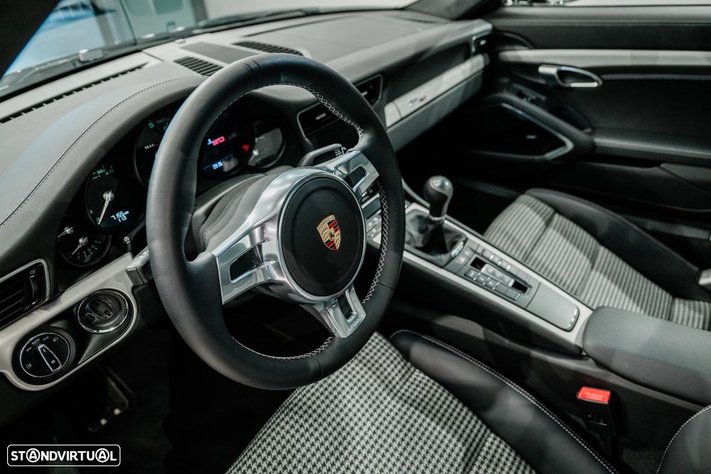 Porsche 911 (991) Carrera S 50 Anos - 21