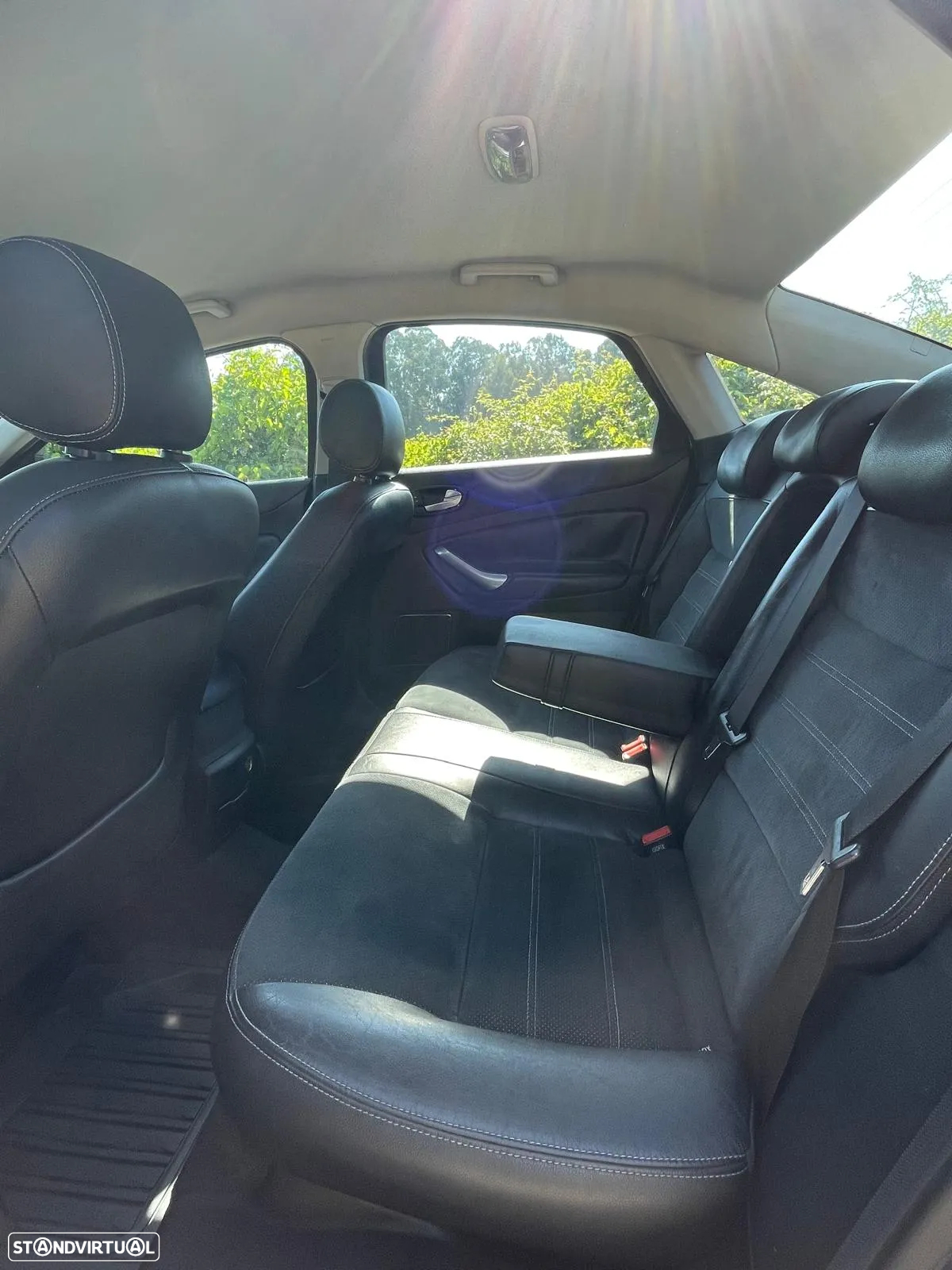 Ford Mondeo 1.8 TDCi Titanium - 28