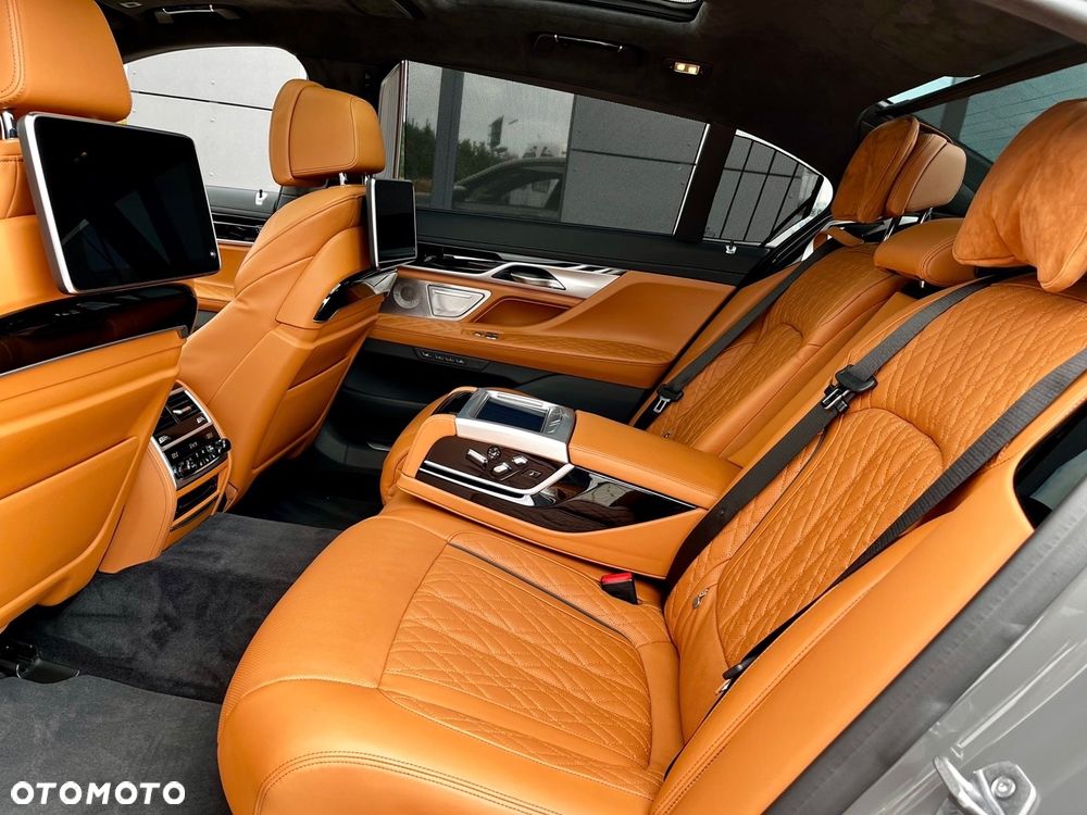 BMW Seria 7 M760Li xDrive - 20