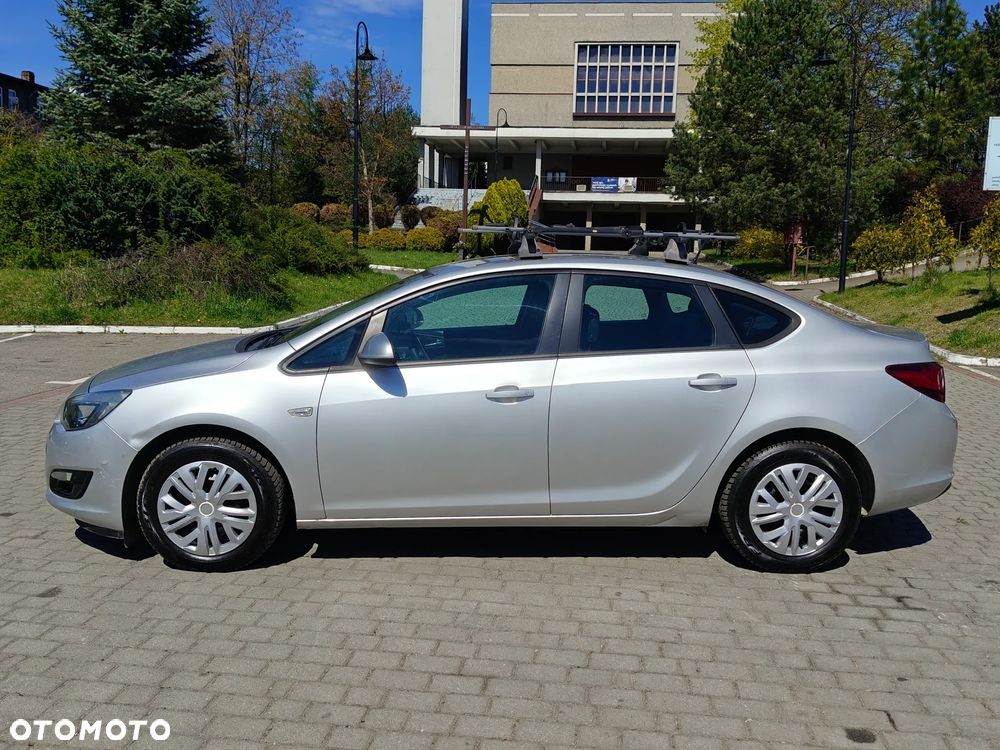 Opel Astra 1.6 Sport - 33