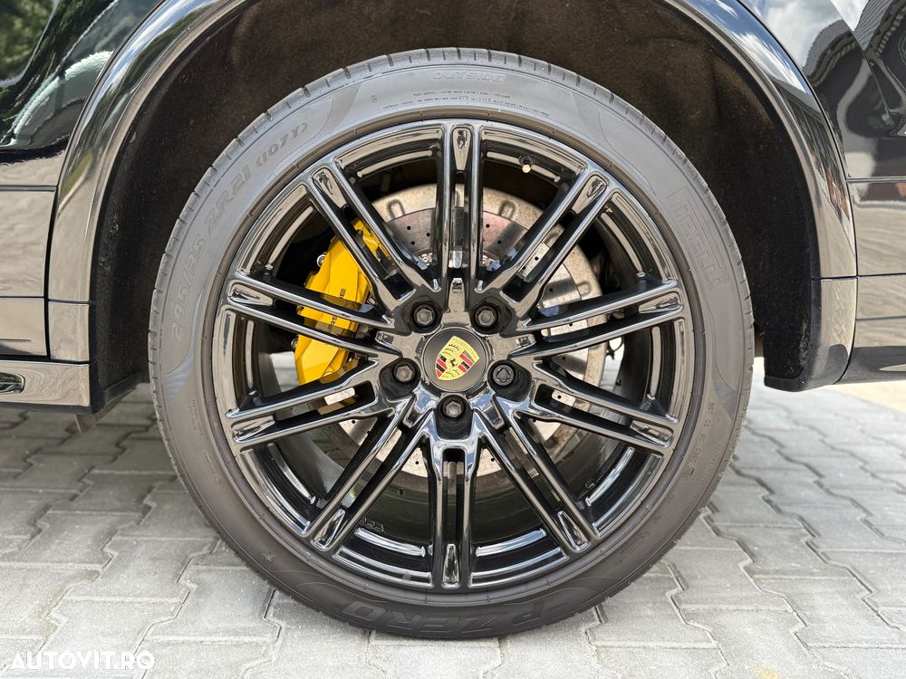 Porsche Cayenne 4.2 L S - 7
