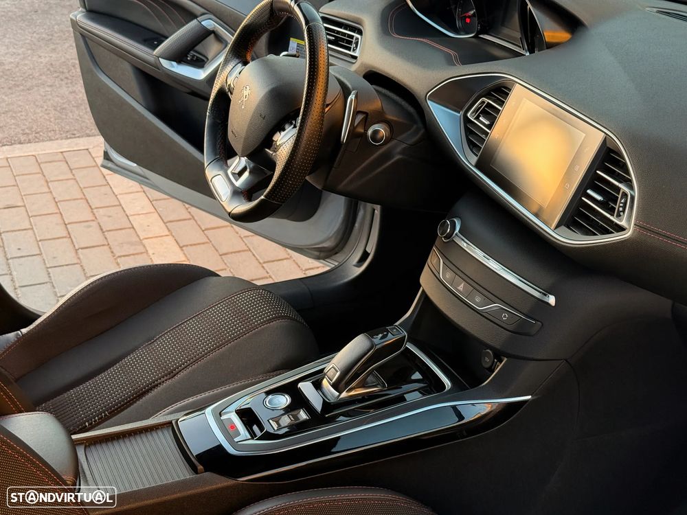 Peugeot 308 1.2 PureTech GT Line EAT8 - 29
