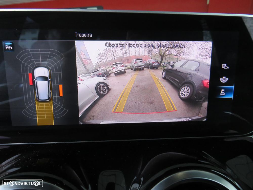 Mercedes-Benz GLB 180 d AMG Line - 32