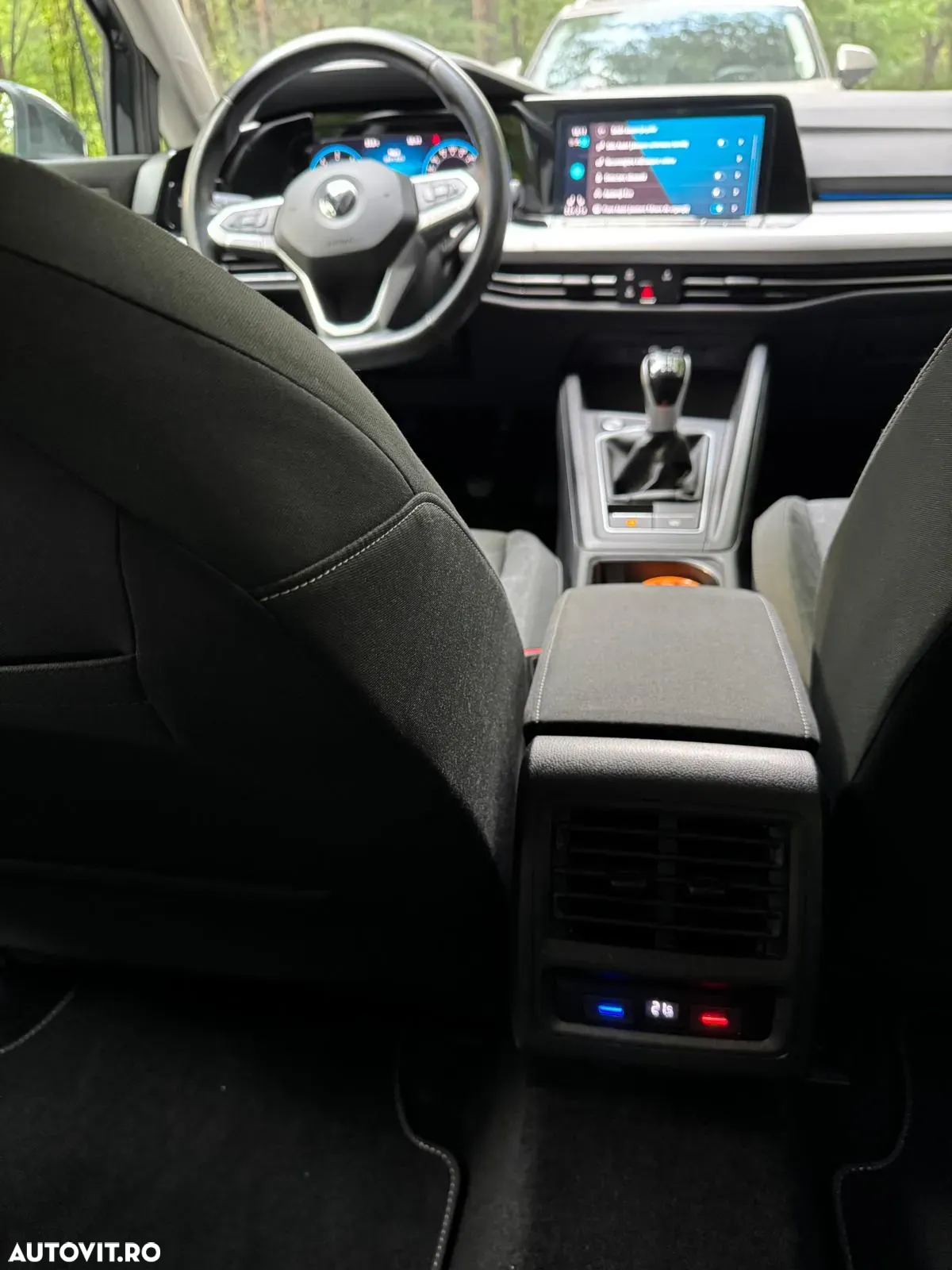 Volkswagen Golf Variant 2.0 TDI SCR Life - 17