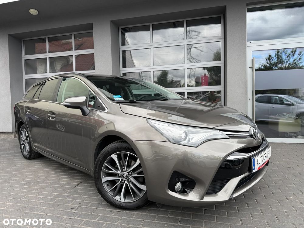 Toyota Avensis 1.8 Premium MS - 17