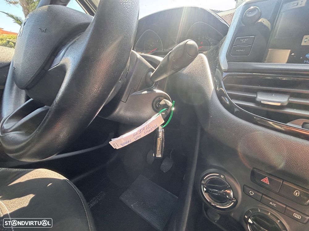 Peugeot 208 1.4 HDi Allure - 15