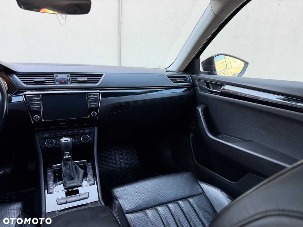 Skoda Superb 2.0 TDI L&K DSG - 29