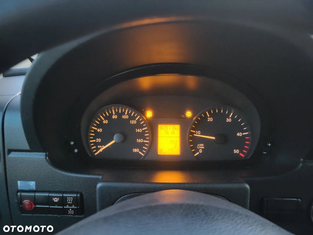 Mercedes-Benz Sprinter - 27