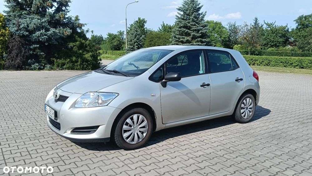 Toyota Auris - 1
