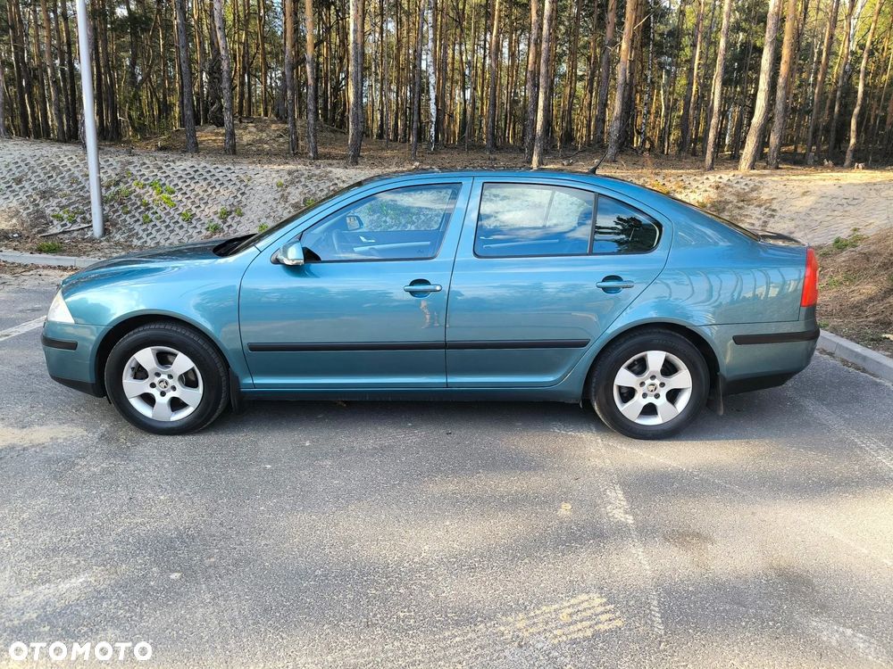 Skoda Octavia 1.6 Combi Ambiente - 4