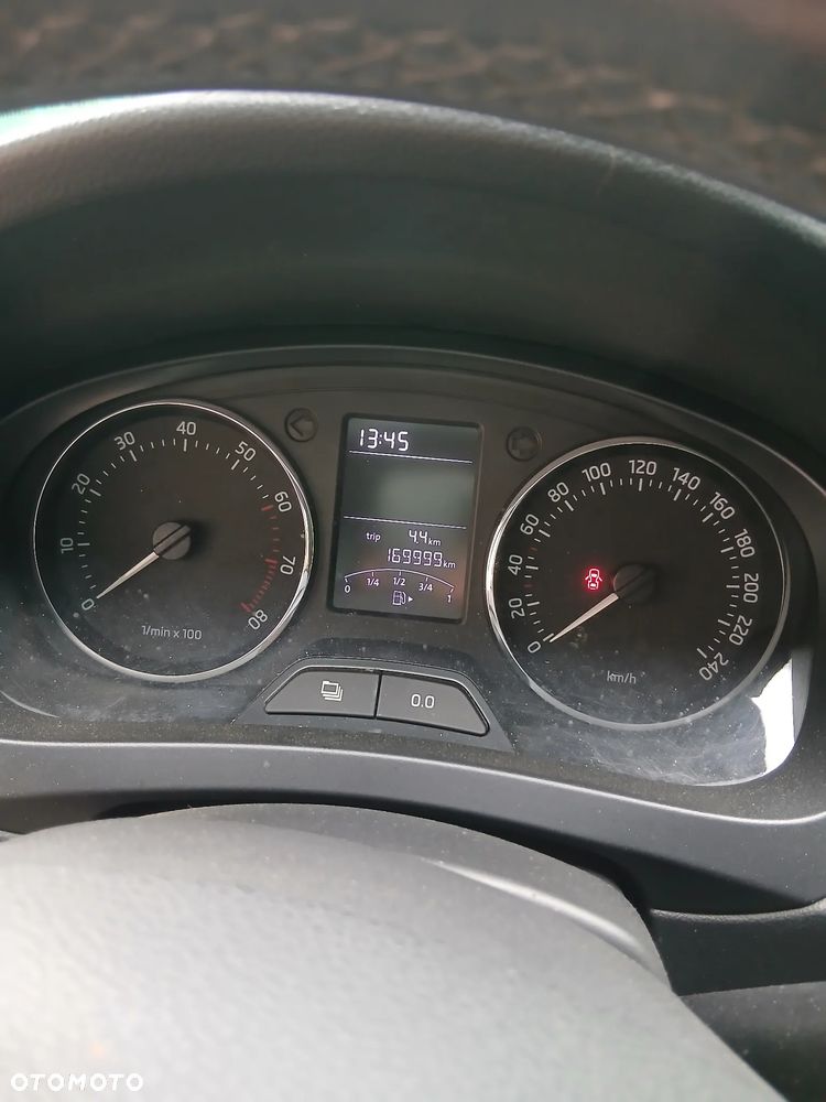 Skoda RAPID - 8