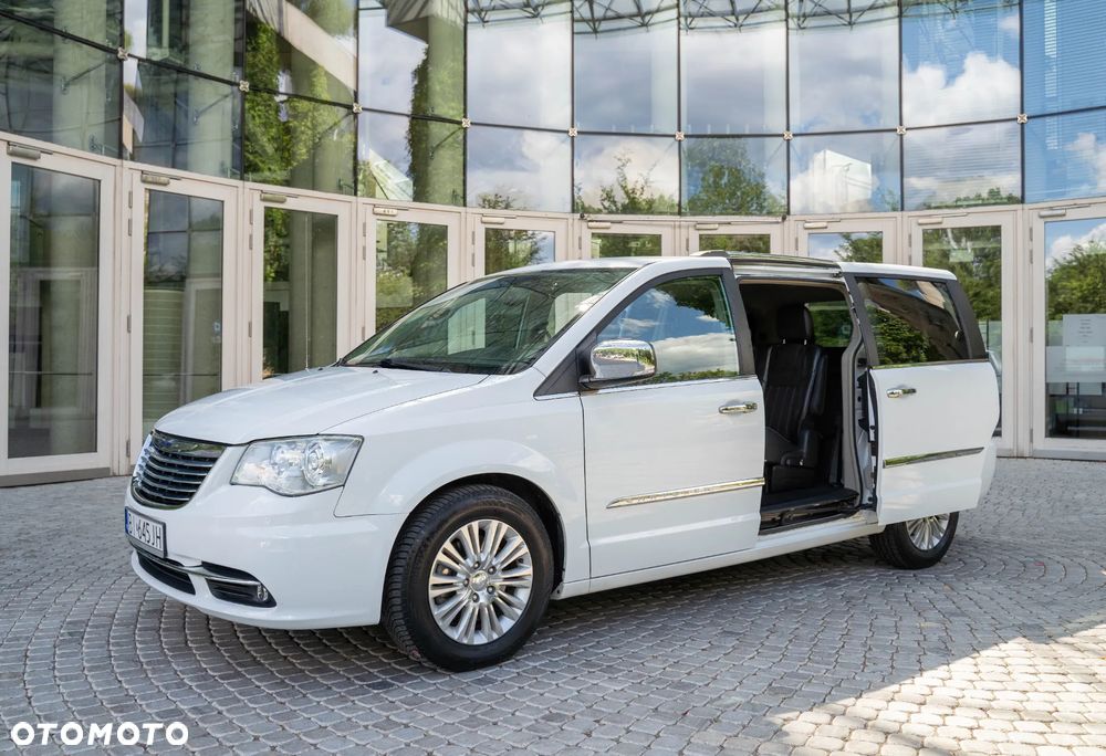 Chrysler Town & Country 3.6 Limited - 9