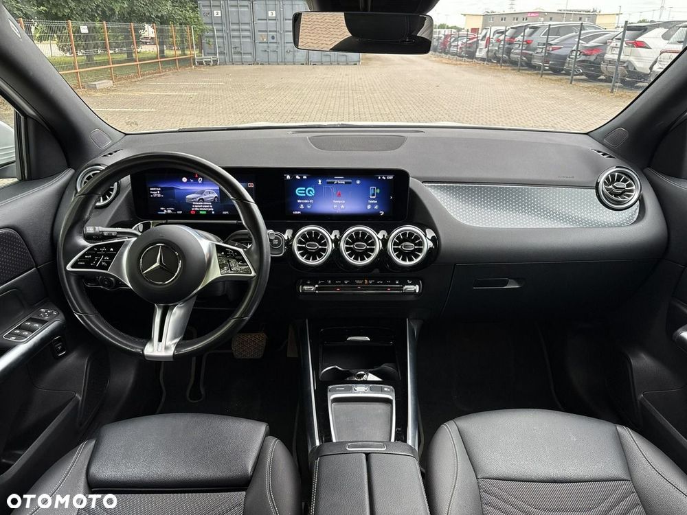 Mercedes-Benz EQA - 13