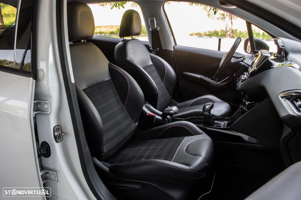 Peugeot 2008 PureTech 110 Stop&Start Allure - 25