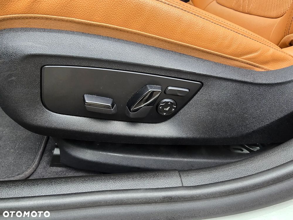 BMW Seria 5 518d Luxury Line sport - 37