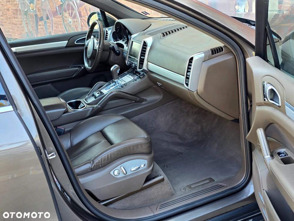 Porsche Cayenne - 11