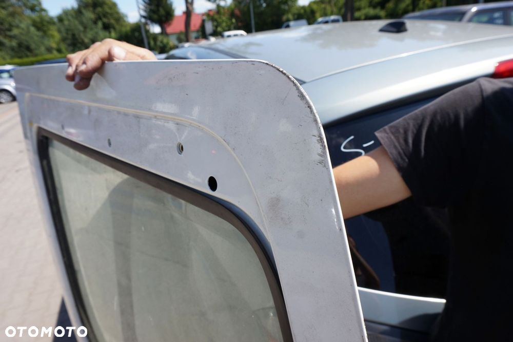 DRZWI PRZEDNIE PRAWE  KOMPLETNE EURO 6 BIAŁY DAF LF - 15