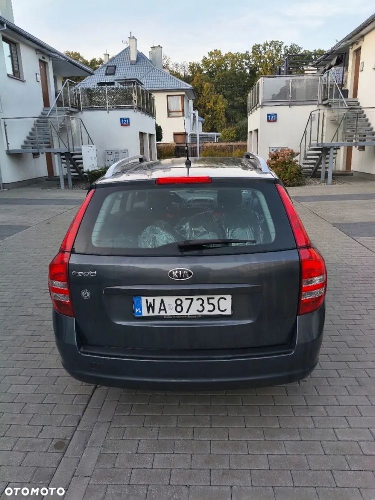 Kia Ceed - 6