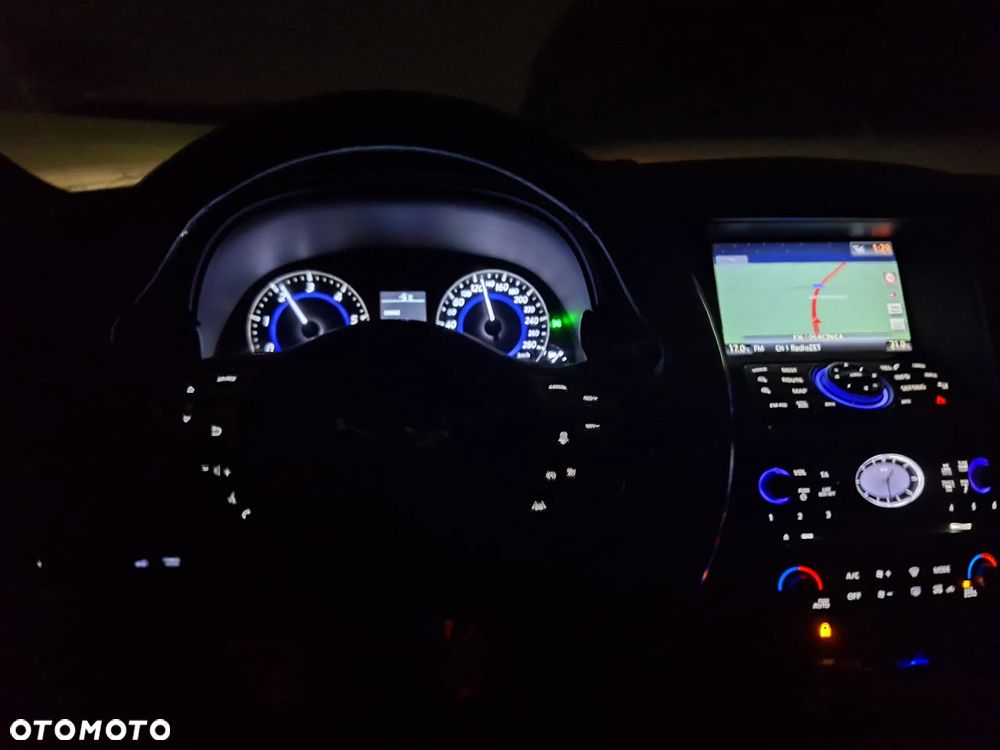 Infiniti FX FX30d S - 29