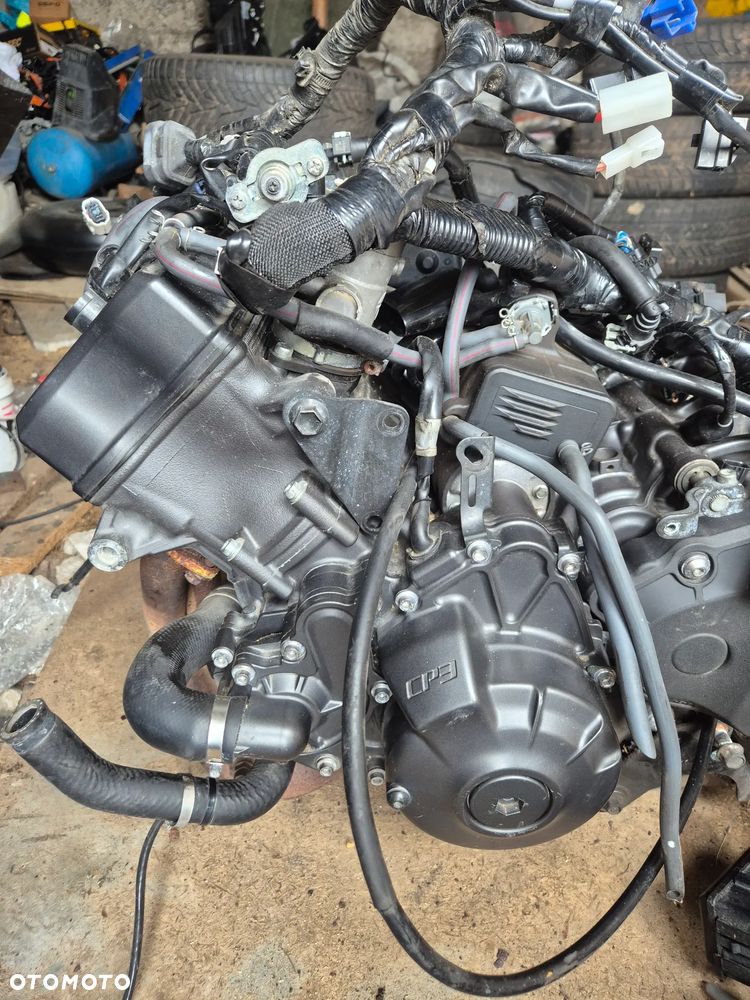 Yamaha MT09 silnik - 1