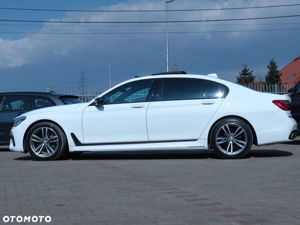 BMW Seria 7 750Li xDrive - 29