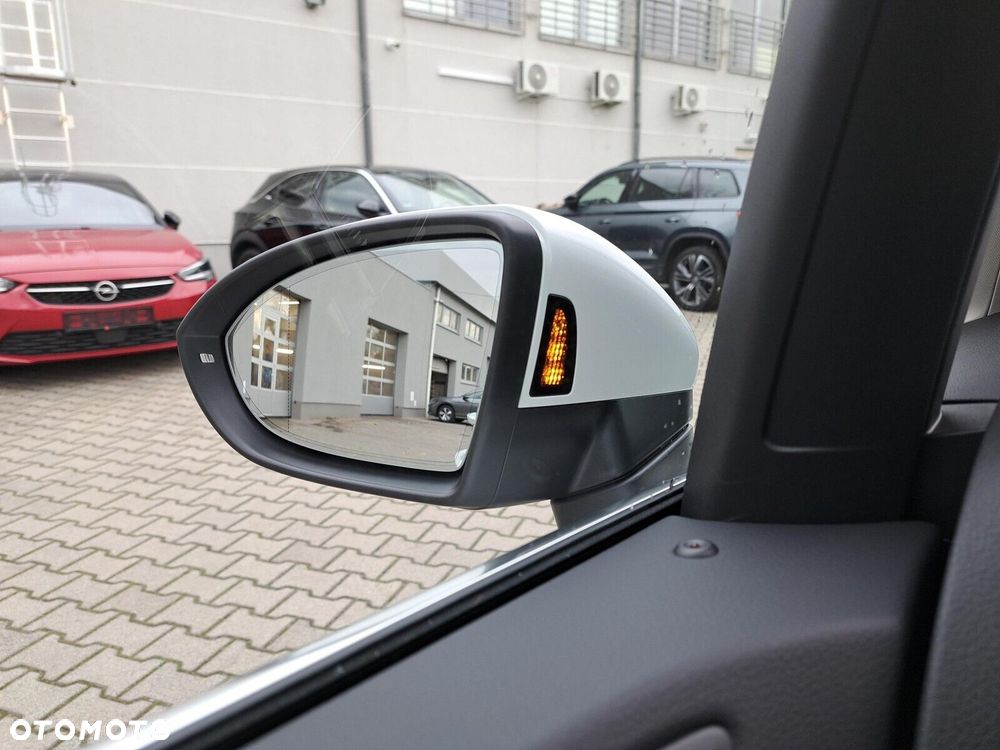 Volkswagen Touran - 34