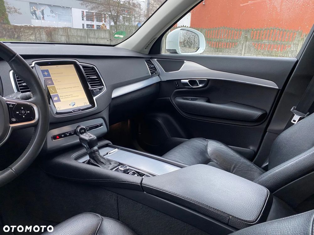 Volvo XC 90 D5 AWD Geartronic Momentum - 35