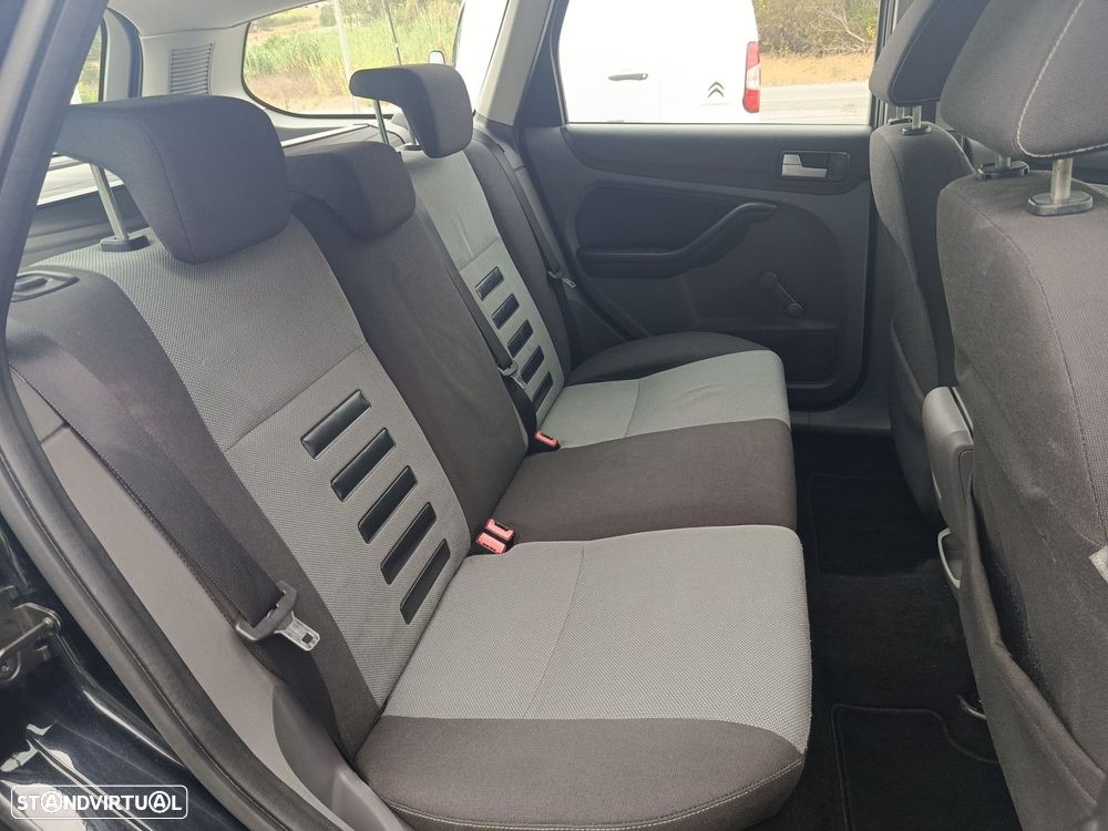 Ford Focus SW 1.6 TDCi Trend - 12