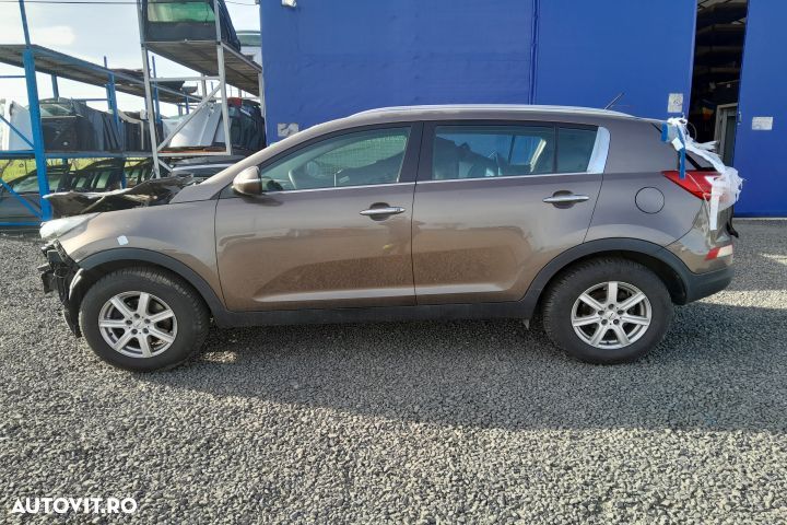 Dezmembrez Kia Sportage 3 [2010 - 2014] Crossover 1.6 MT (135 hp) Col - 1