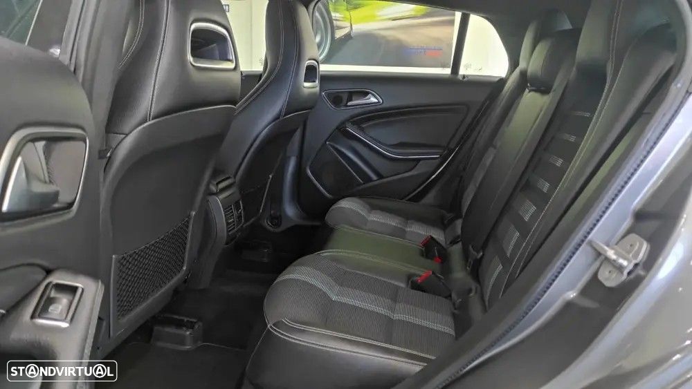 Mercedes-Benz CLA 200 d Shooting Brake AMG Line - 18