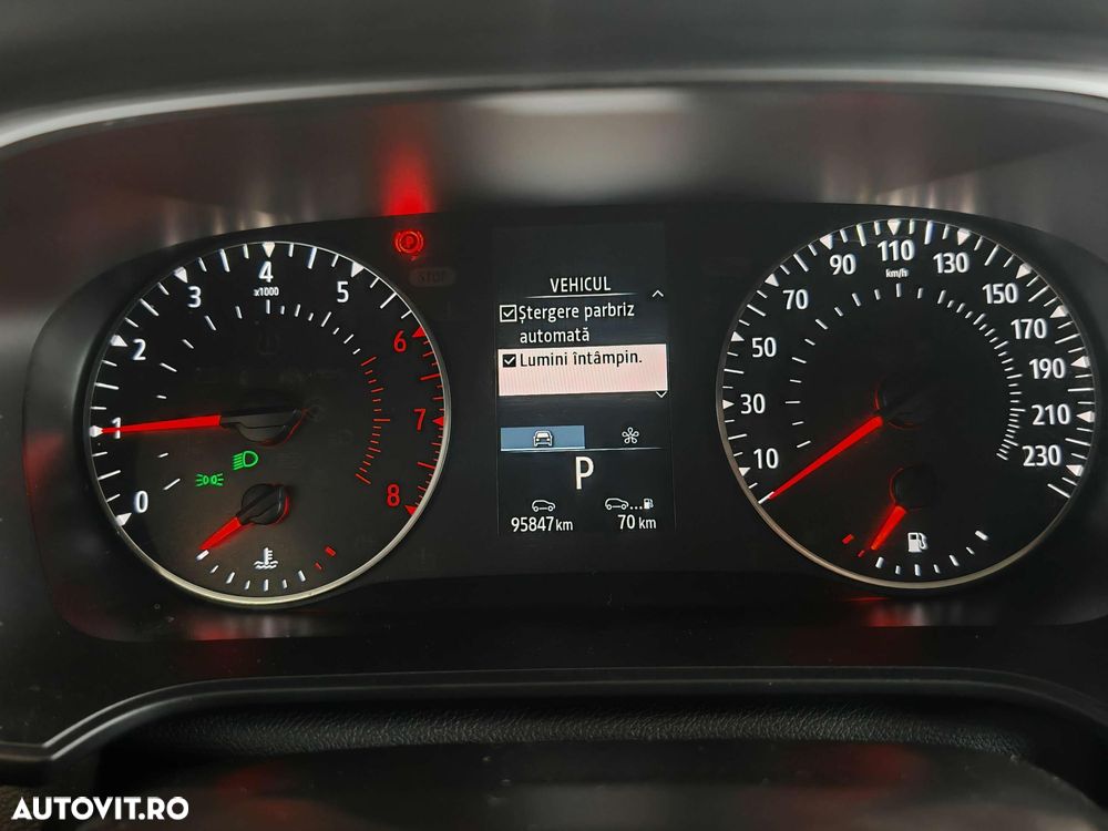 Renault Megane TCE 140 EDC Techno - 28