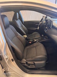 Toyota Corolla Touring Sports 1.8 Hybrid Comfort - 14