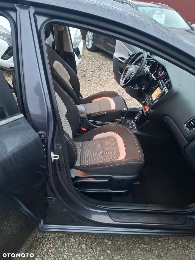 Kia Ceed - 16