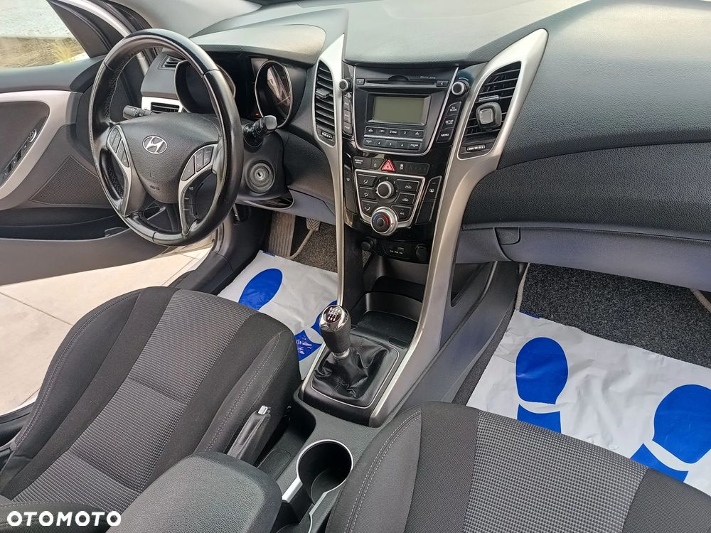 Hyundai i30 blue 1.6 CRDi Style - 22