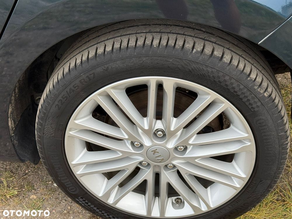 Kia Carens 1.7 CRDi M 7os - 21