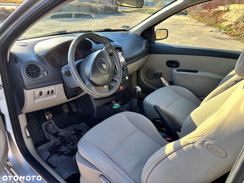 Renault Clio - 7