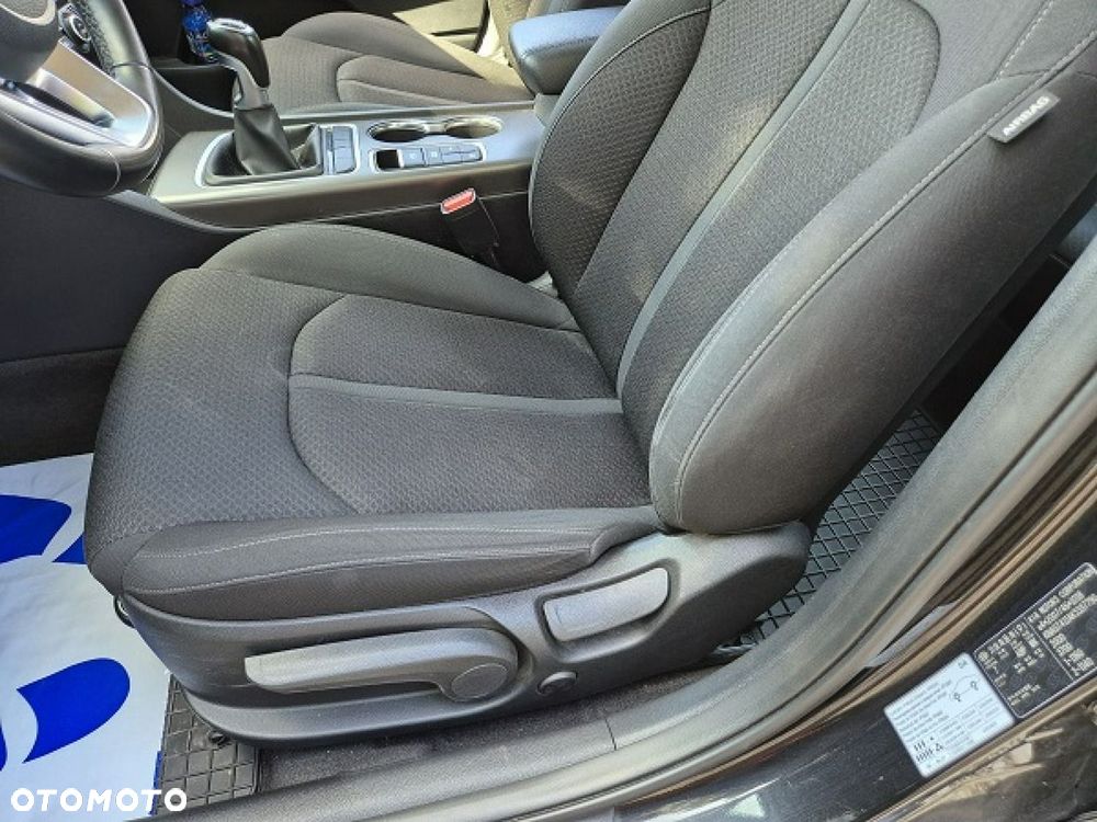 Kia Optima 2.0 L - 25