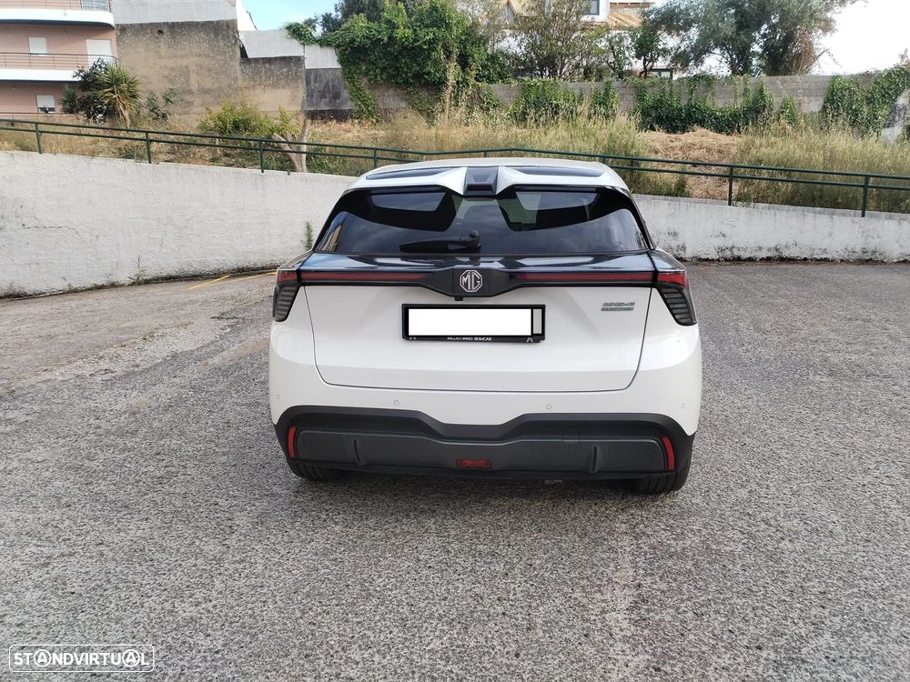 MG MG4 64 kWh Luxury - 4