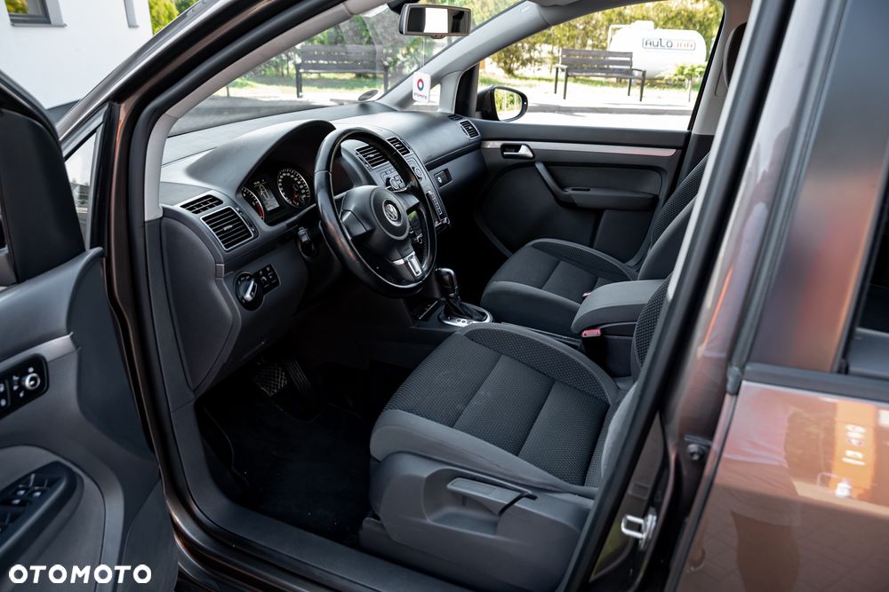 Volkswagen Touran 2.0 TDI DPF DSG Highline - 18