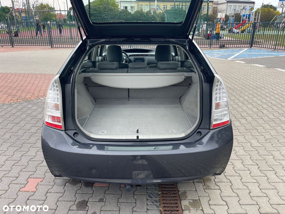 Toyota Prius 1.8 HSD Prestige - 19