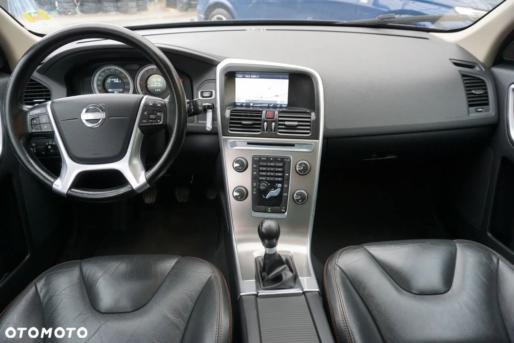 Volvo XC 60 D3 Momentum - 14