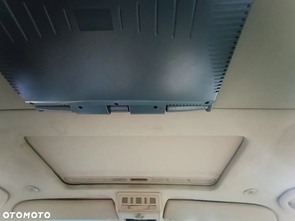 Volkswagen Multivan - 22