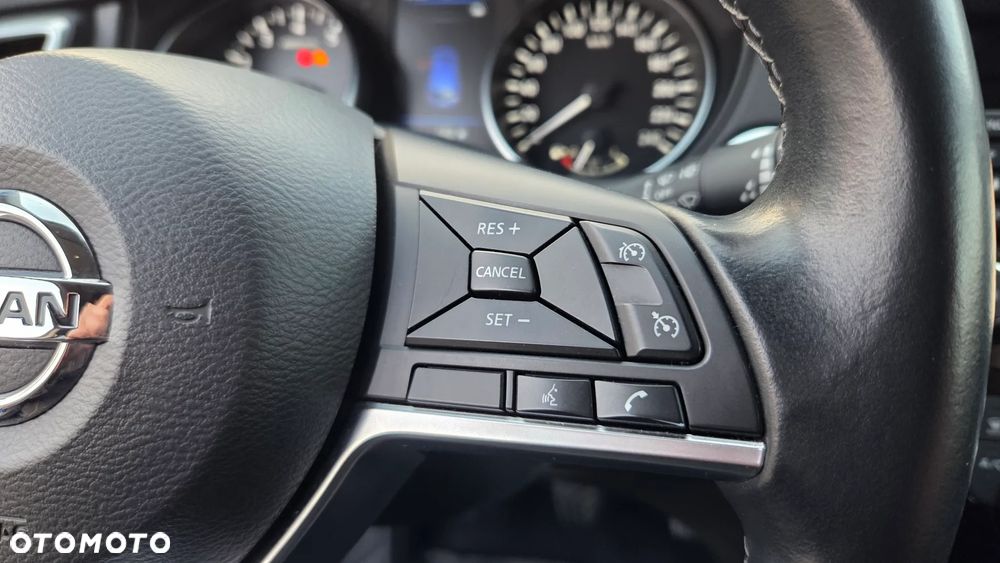 Nissan Qashqai 1.3 DIG-T N-CONNECTA - 25