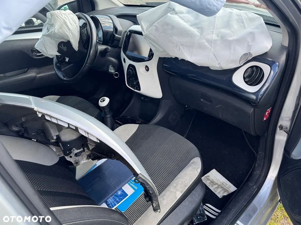 Peugeot 108 PureTech 82 Top Roland Garros - 12