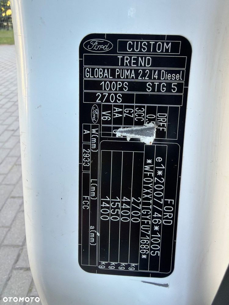 Ford Custom - 9