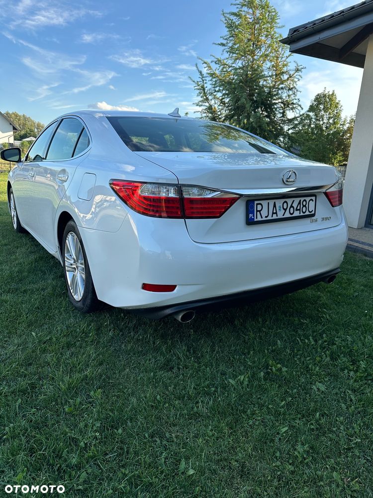 Lexus ES - 9