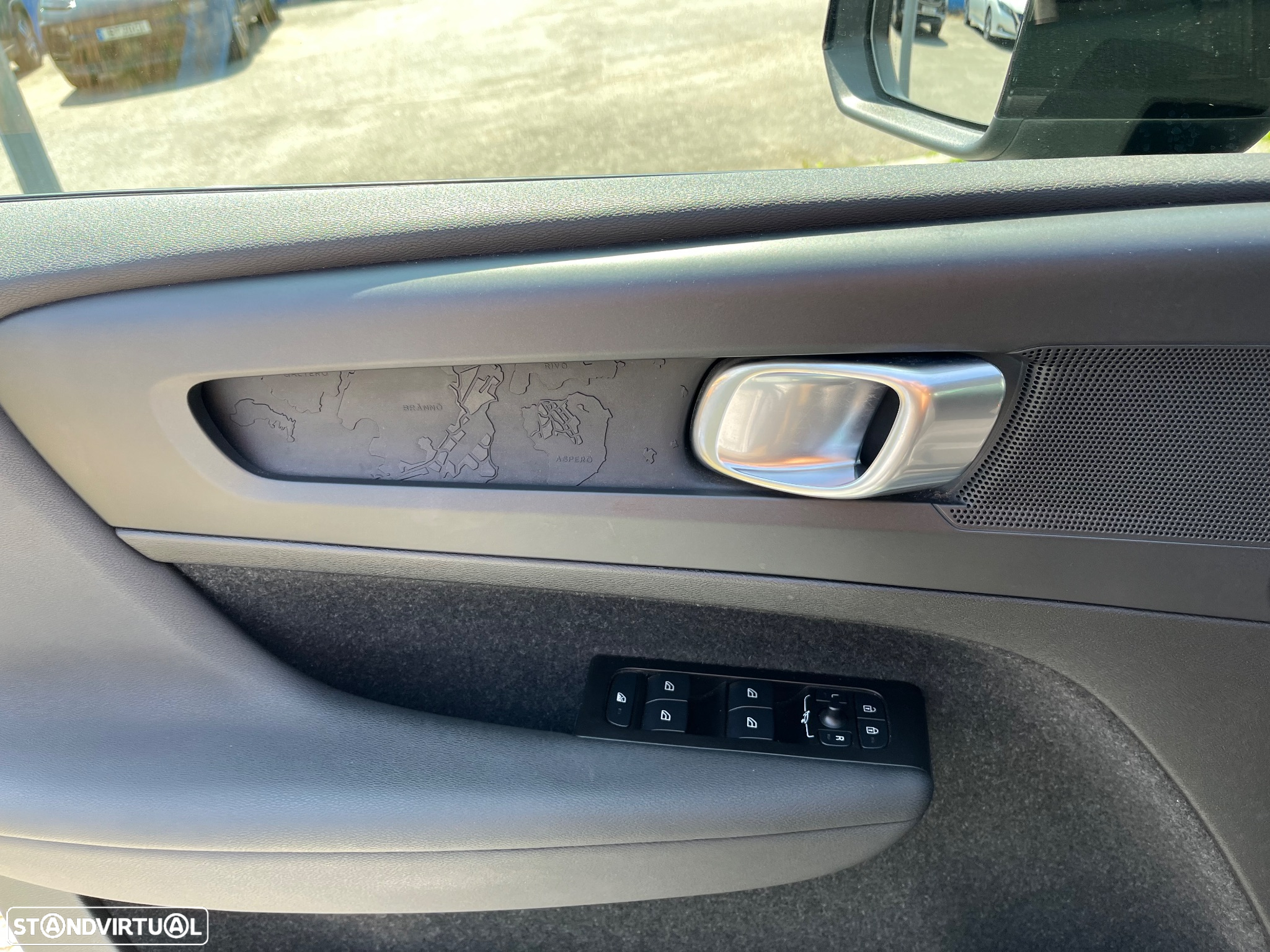 Volvo XC 40 1.5 T2 Momentum Plus - 21