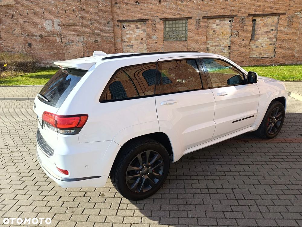 Jeep Grand Cherokee - 16