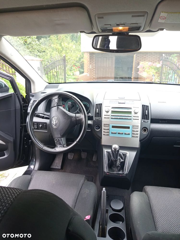 Toyota Corolla Verso 2.2 D-4D Prestige Sport - 7